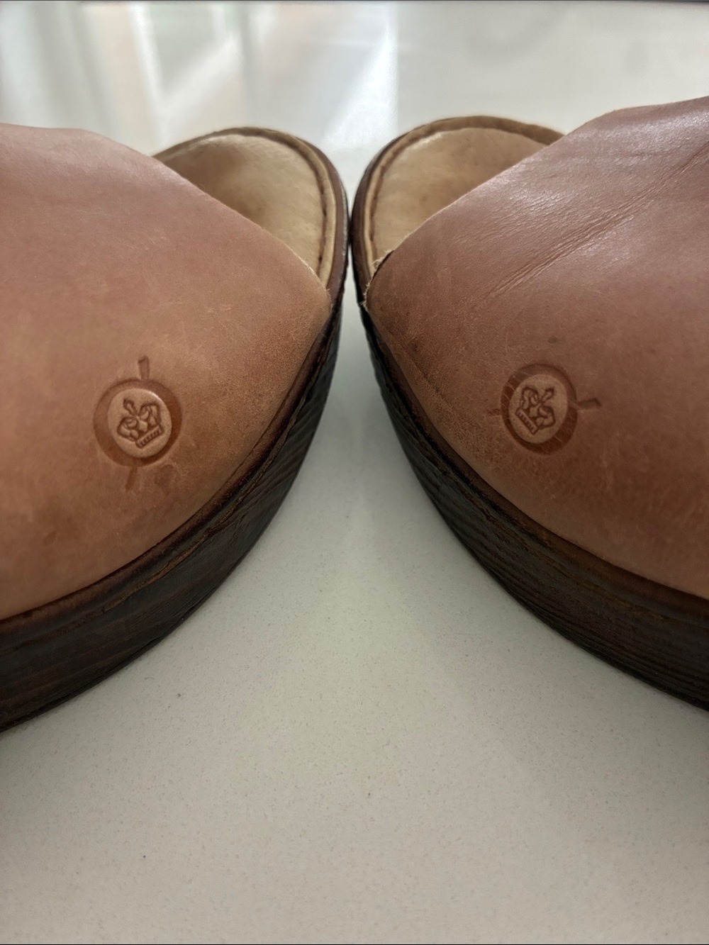 BORN EUC Wmn’s Genuine Leather Double-Band Buckle Slide Sandals in Cognac Size 8 - Picture 8 of 13